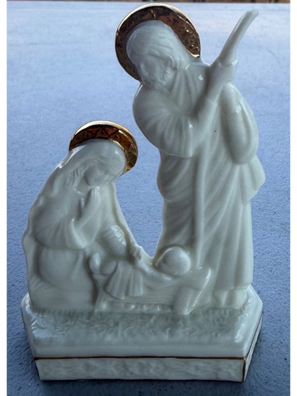 The Danbury Mint White Glazed Porcelain The Holy Family Nativity Figurine 4"